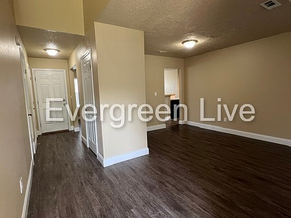 4th image of 210 Barrow Ct