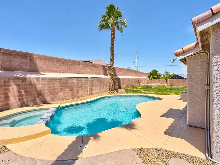 818 Holly Sprig Ct — Photo 50