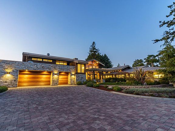 3rd image of 510 E Bel Mar Dr