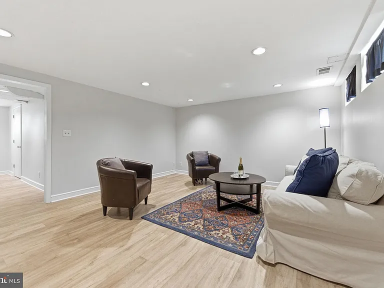 6467 Blenheim Rd — Photo 29