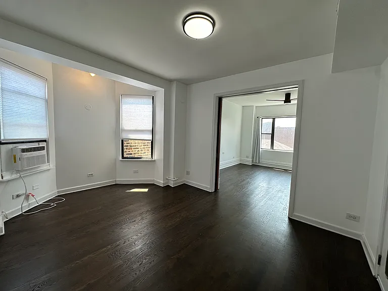 607 N Noble St #4 — Photo 9