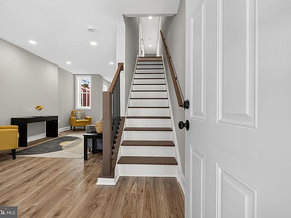 2nd image of 1005 Maple St