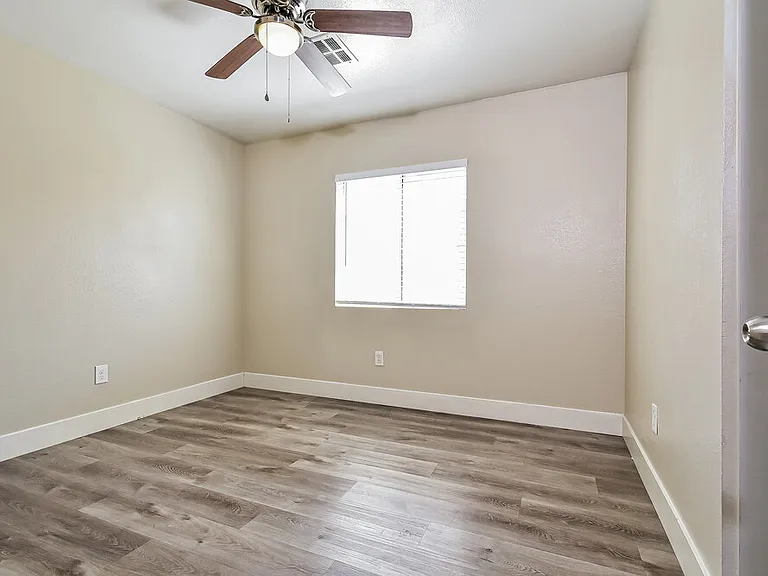 1820 Loida Ct — Photo 13