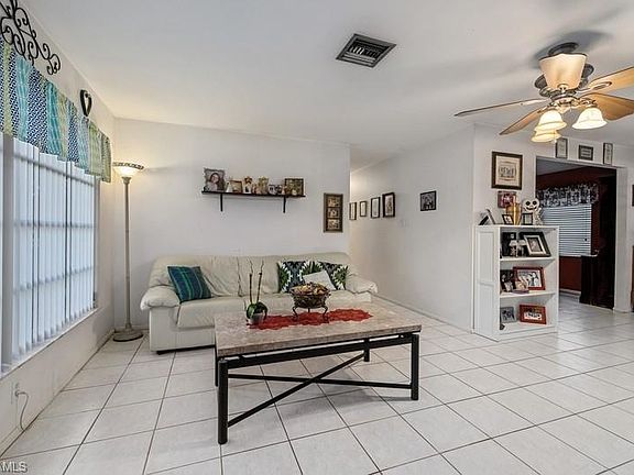 3rd image of 28125 Sunset Dr