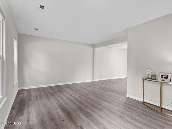 5th image of 6743 Vandre Ave