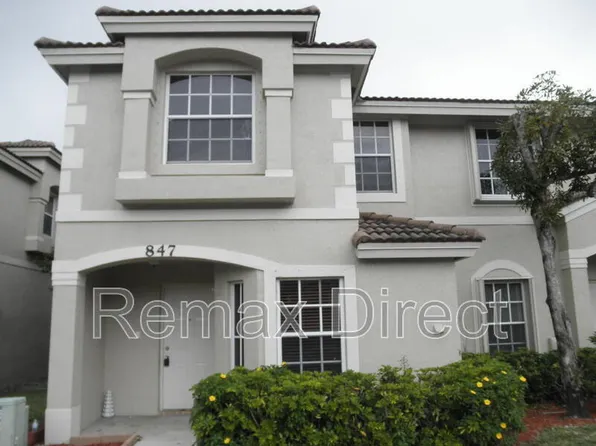 847 Summit Lake Dr, West Palm Beach, FL 33406