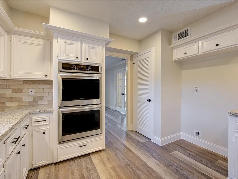 9115 Taidswood Dr — Photo 21