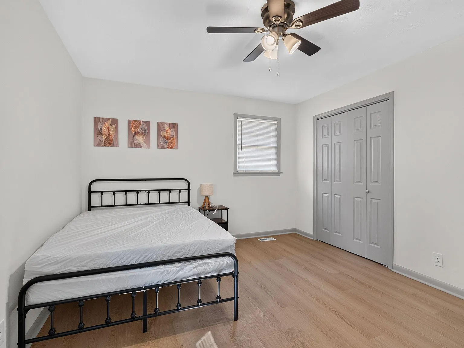 4 bed, 2.5 bath, 1672 sqft, $862 — Photo 2