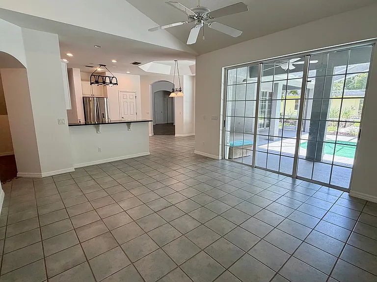 4554 Shanewood Ct — Photo 3
