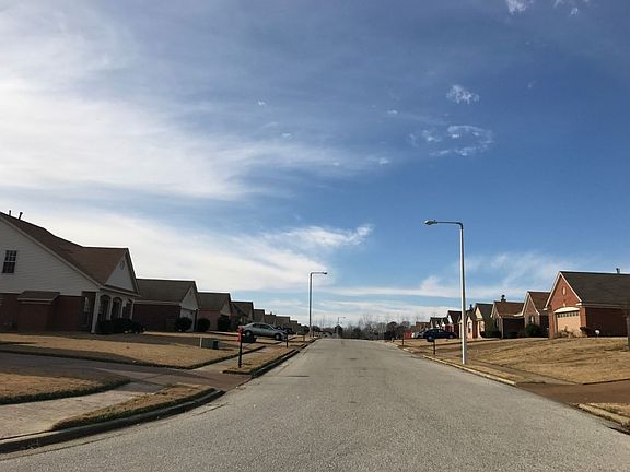 5th image of 103 Autumn Branch Ln