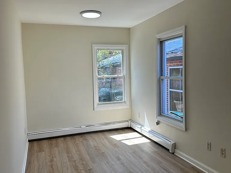 42 Jefferson Ave — Photo 9
