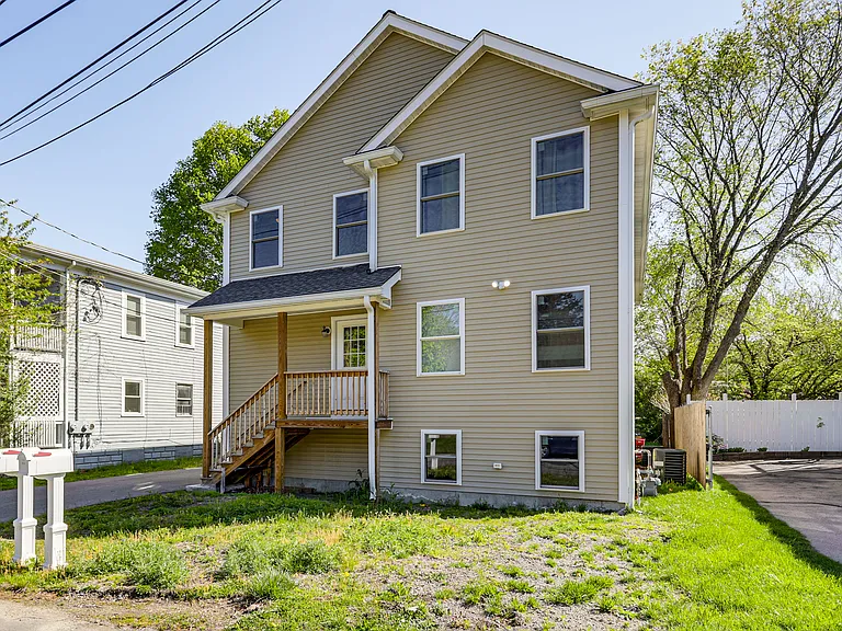 14 Fisher Ave — Photo 2