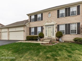 1400 Dorchester Dr, Mundelein, IL 60060