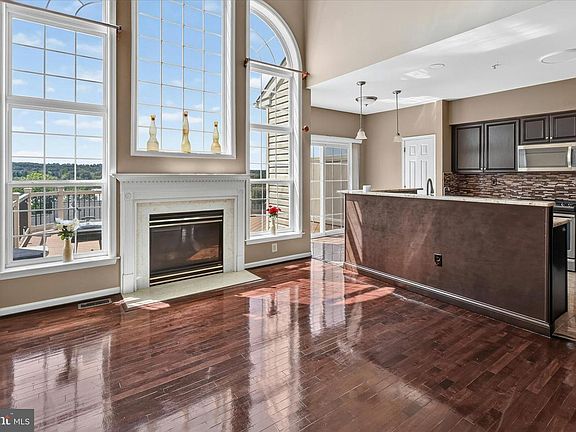 5th image of 27 Lincoln Dr