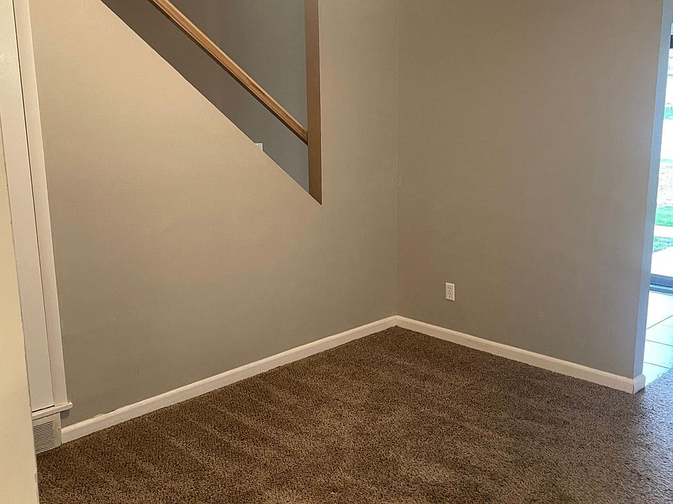 1st image of 11660 Club House Dr #1