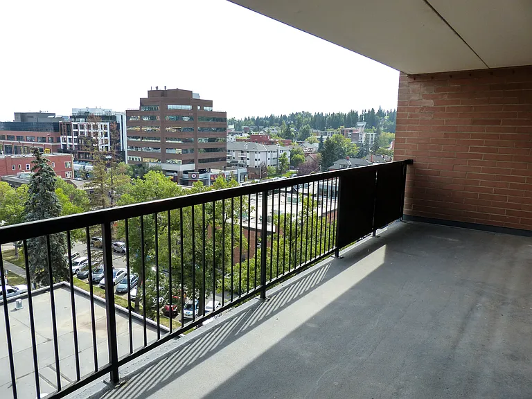 1030 16th Ave SW — Photo 16