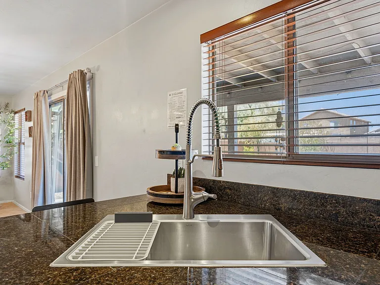 458 W Cedar Chase Dr — Photo 13