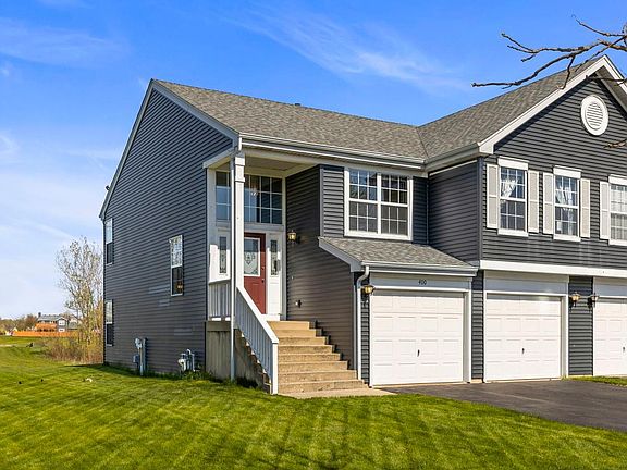 2nd image of 400 Gloria Ln