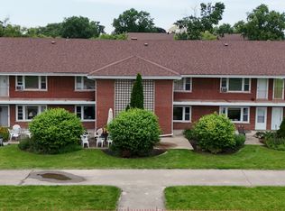 1105 Holiday Ln APT 15, Des Plaines, IL 60016