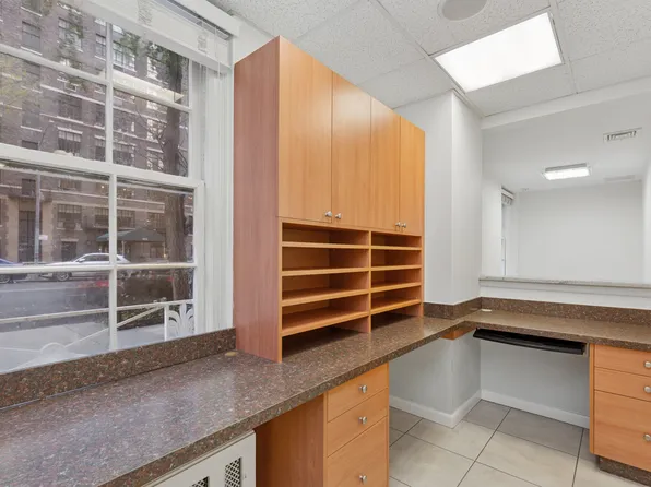 340 East 72nd Street image 4 of 10