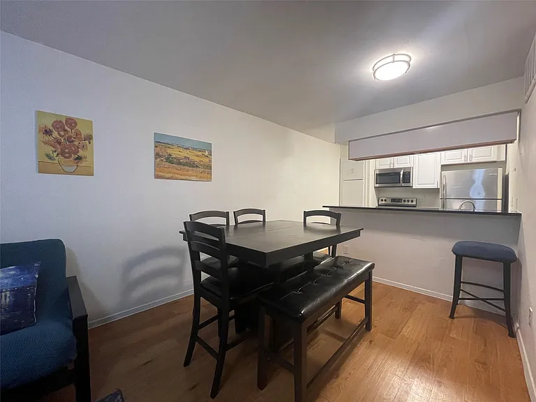 2207 Leon St #309 — Photo 4