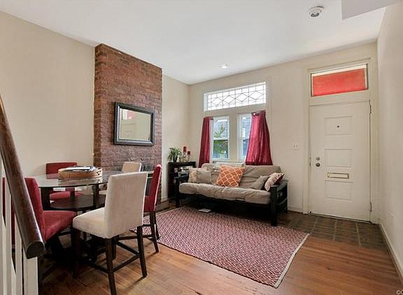 4th image of 1 1/2 W Robinson St