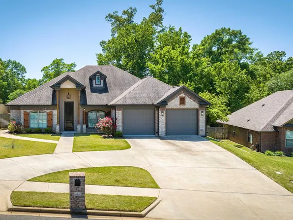 212 Strait Ln, Longview, TX 75604