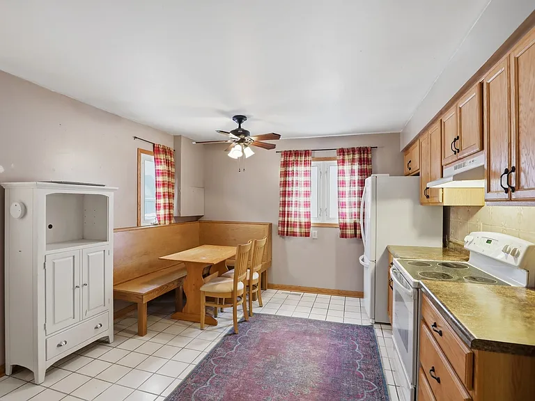 1504 W Tate St — Photo 6