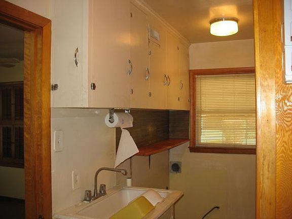 3rd image of 304 Country Club Dr