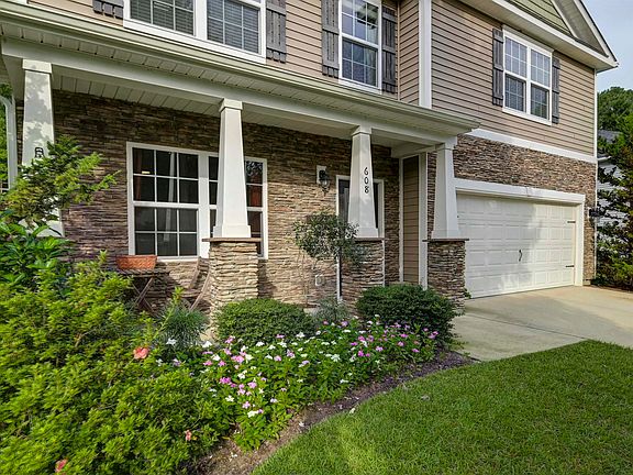 5th image of 608 Muldrow Ln