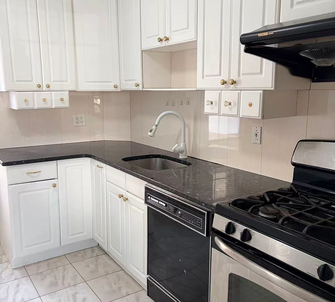 2 bed, $2,650 — Photo 1