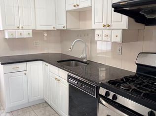 14250 Booth Memorial Ave #1, Flushing, NY 11355