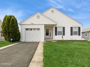 43 Stockport Dr, Toms River, NJ 08757
