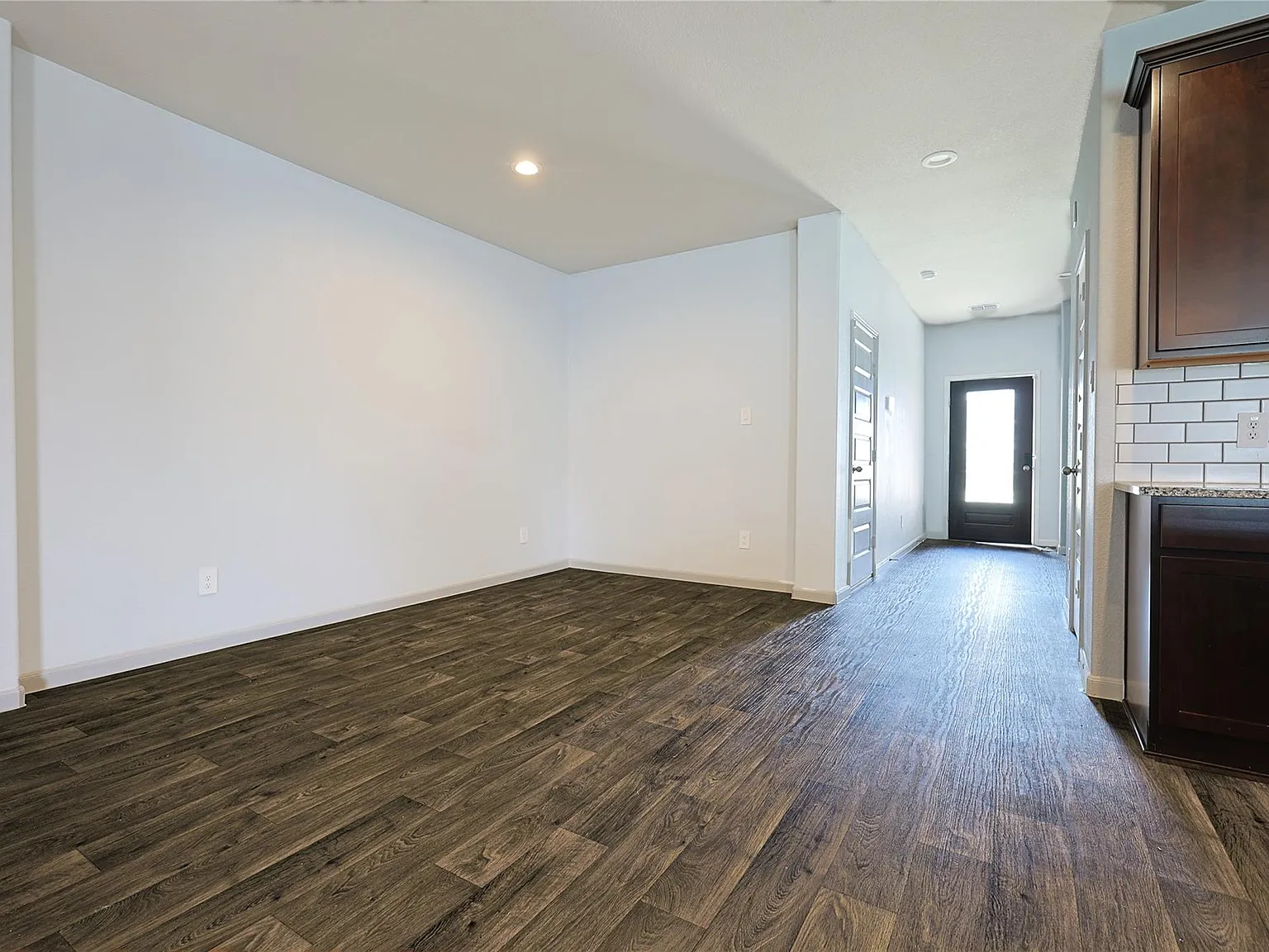 4 bed, 3.0 bath, 2120 sqft, $2,500 — Photo 3