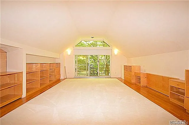 17 Hilltop Dr W — Photo 12