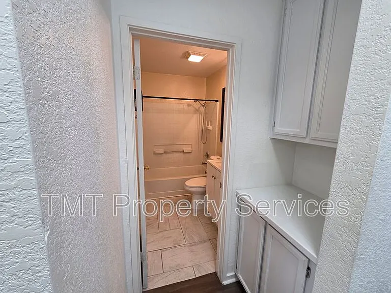 2234 Wall St — Photo 33