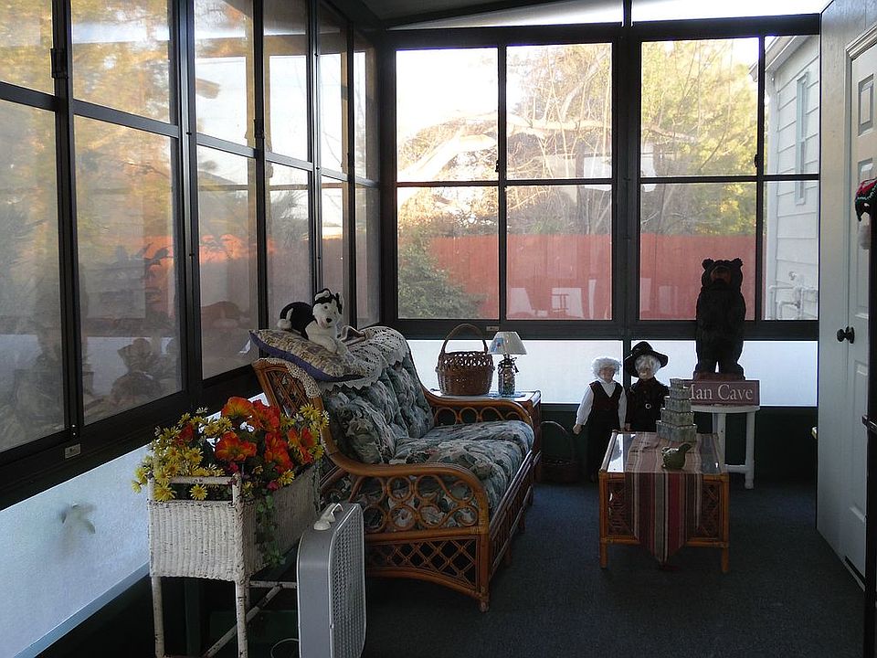 Florida room with removable 