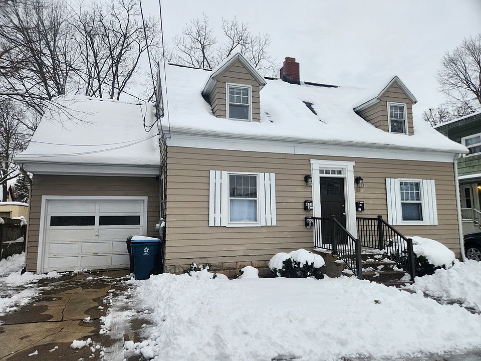 1st image of 820 W Lovell St