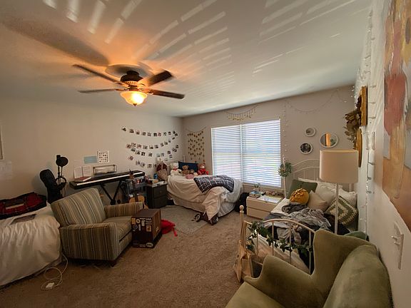 3rd image of 109 Bennett Dr