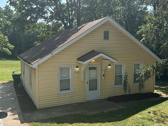 2nd image of 737 Thornton St