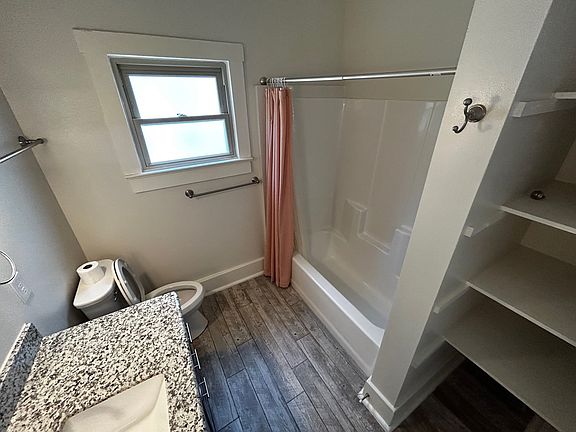 5th image of 2418 Palmer Ave