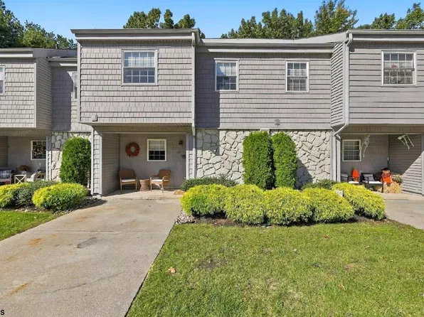 12 Harbor Dr #12, Hammonton, NJ 08037