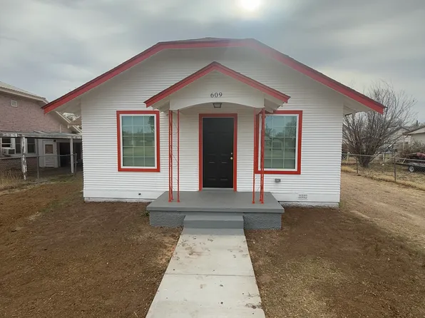 609 Franklin Ave, Panhandle, TX 79068