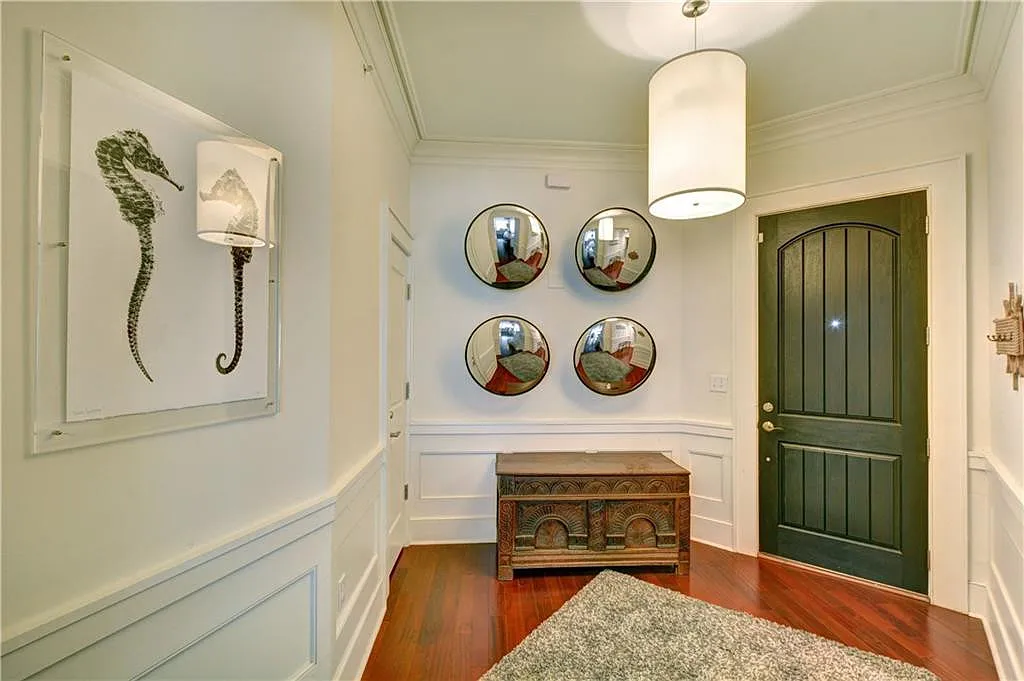 4 bed, 4.0 bath, 3300 sqft, $4,800 — Photo 2