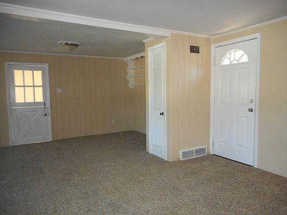 2nd living space (main fl)