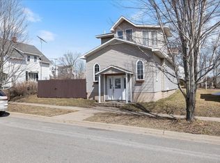 110 E Nebraska Ave, Gilbert, MN 55741