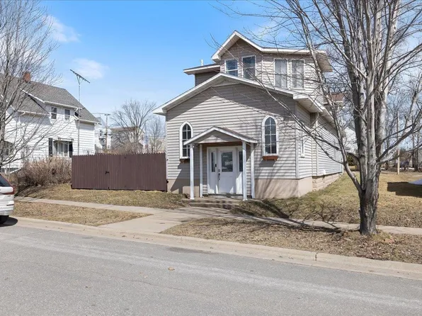 110 E Nebraska Ave, Gilbert, MN 55741