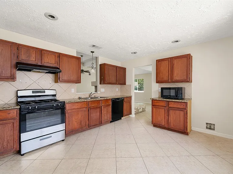2603 Hollymist Dr — Photo 18