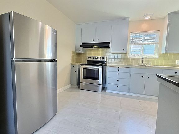 4th image of 326 Roosevelt Ave