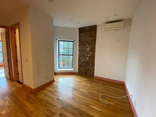 Rented by Nooklyn NYC LLC | media 17
